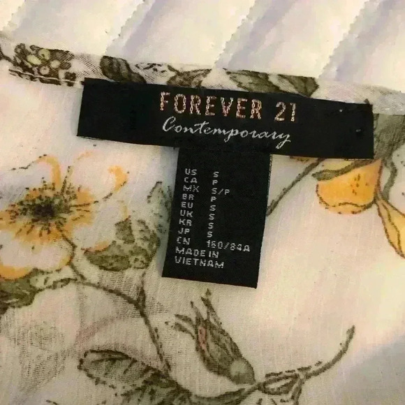 ❤️ 3 for $30 NWOT Forever 21 floral blouse - Picture 3 of 3